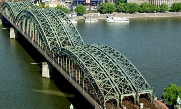 „Kein Roman ey“: Die Hohenzollernbrücke in Köln